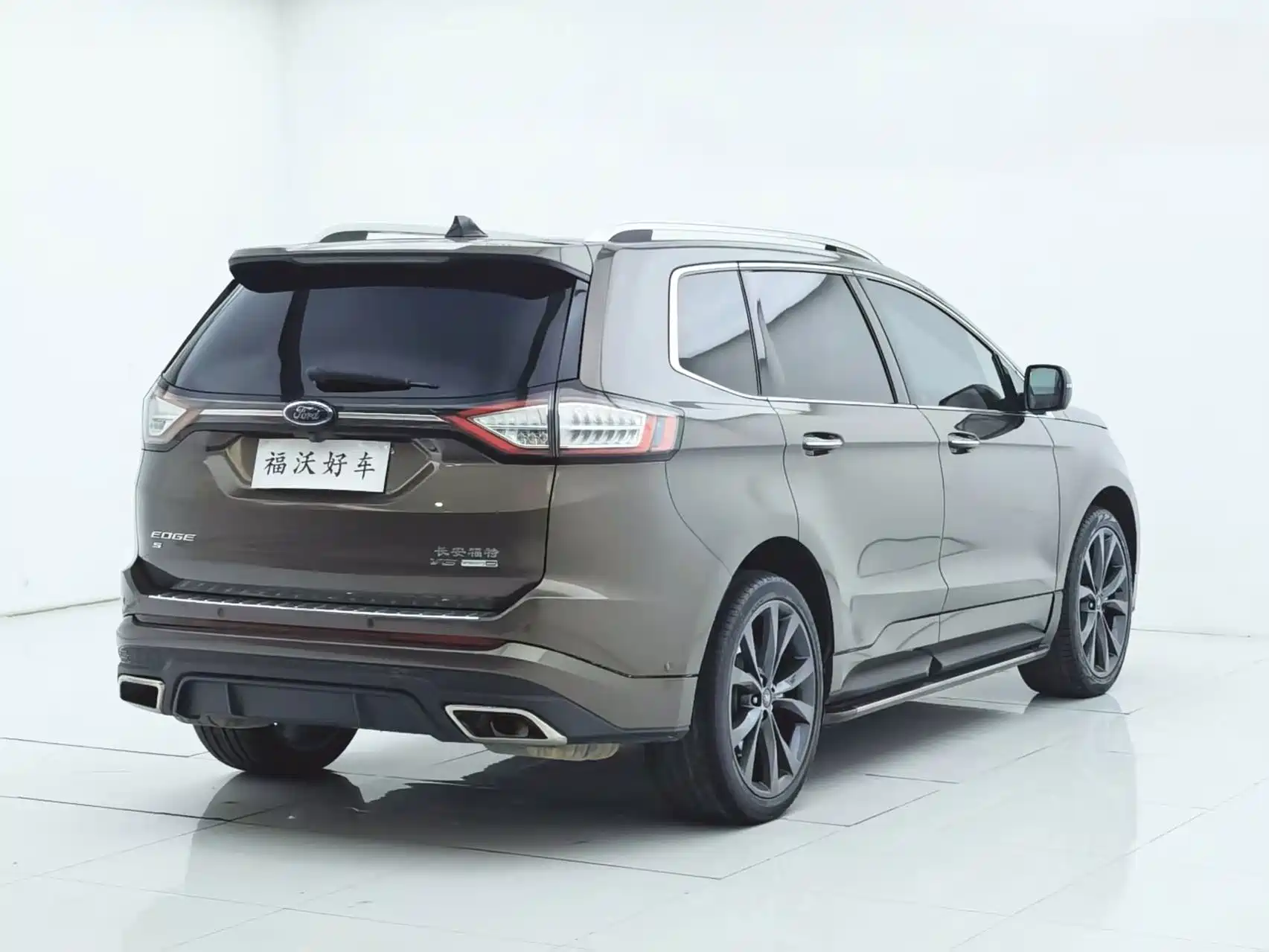 Фото 28 - Ford Edge