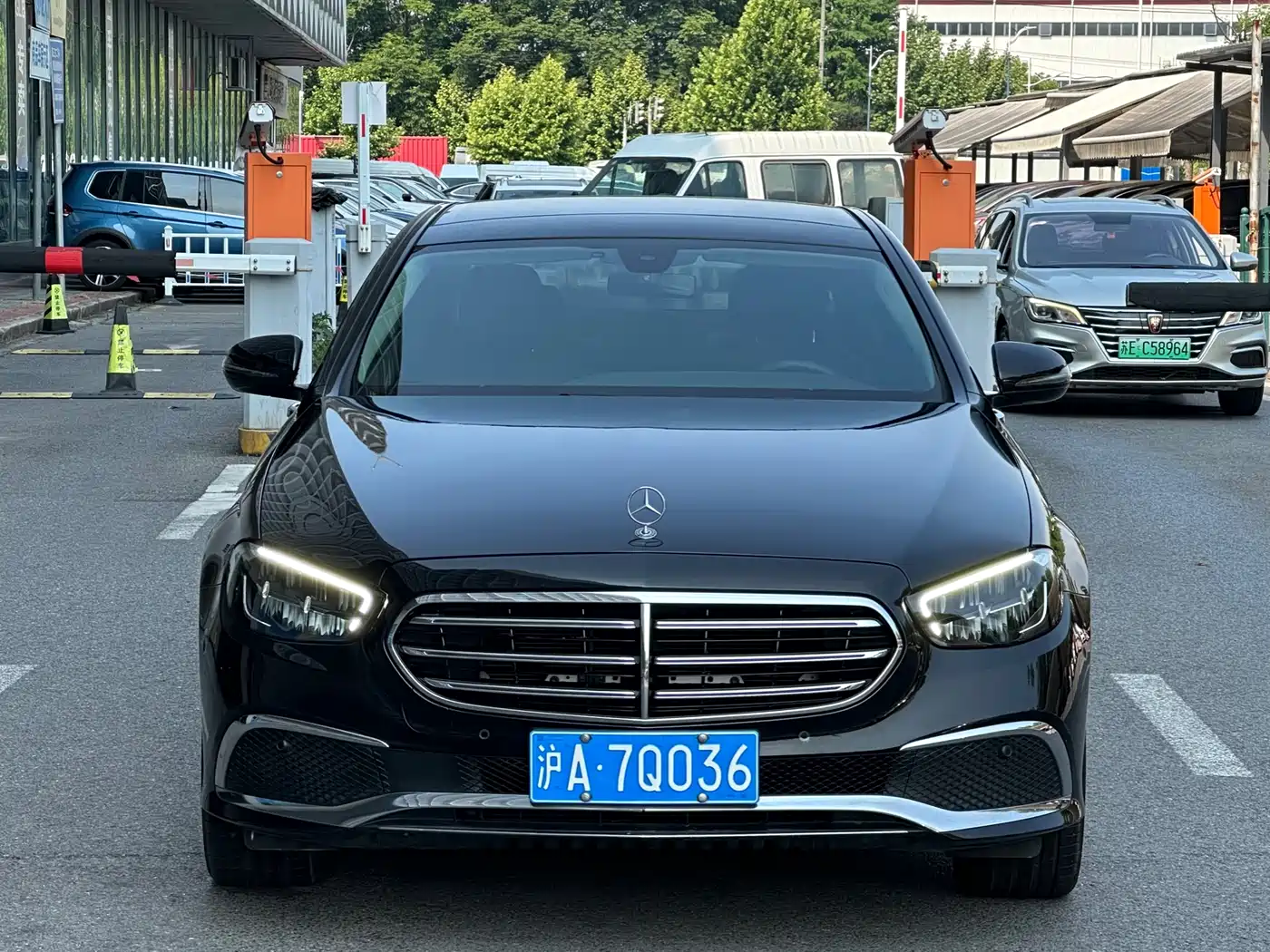 Mercedes-Benz E-Class 2022 E 260 L фото 2