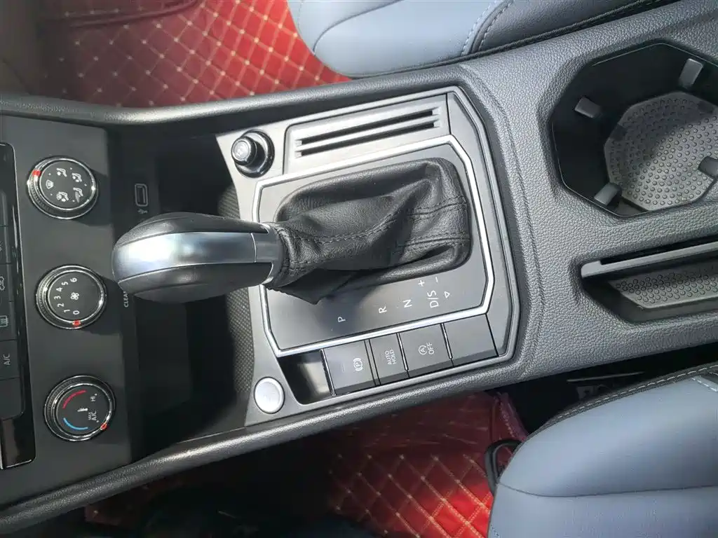 Volkswagen Lavida 2024 Model 1.5L Automatic 5 Million Edition фото 12