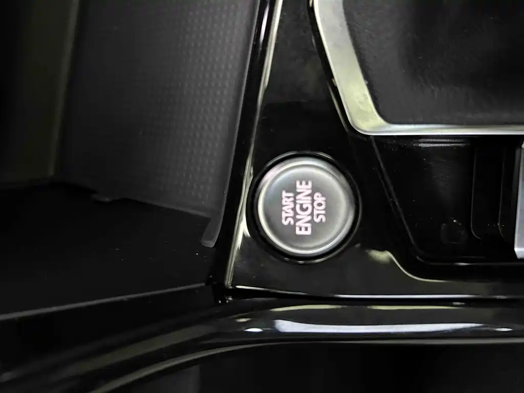 Volkswagen Tayron 2023 280TSI 2WD Luxury Plus Advanced Edition фото 4