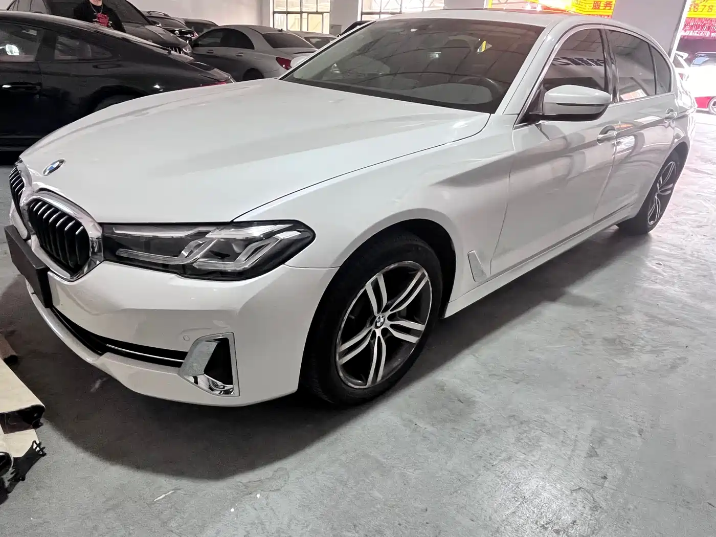 BMW 5 Series 2023 530Li Leading Luxury Package