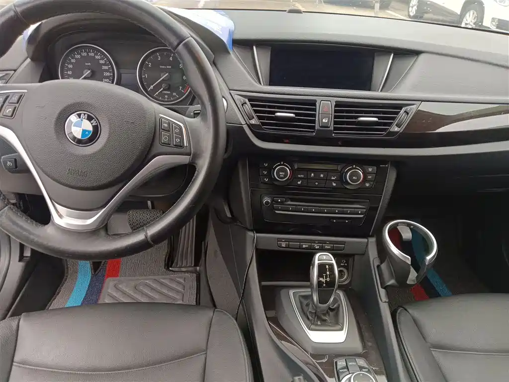 BMW X1 2013 xDrive20i X Design Package фото 6