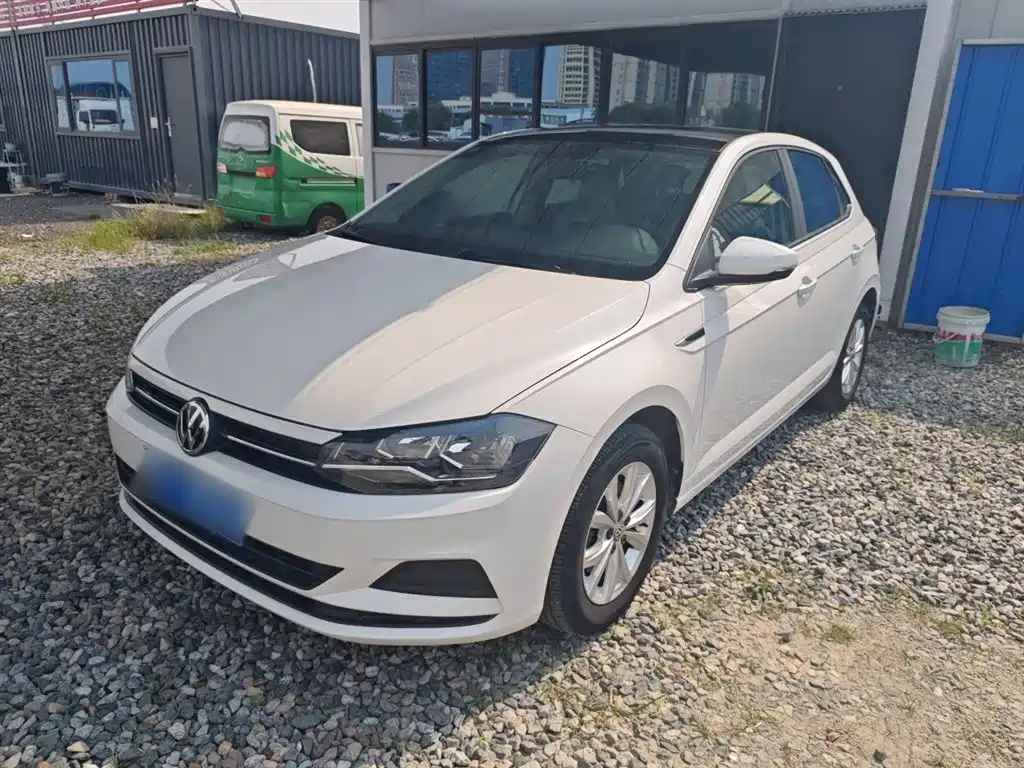Volkswagen Polo 2019 Plus 1.5L Automatic Colorful Tech Edition фото 2