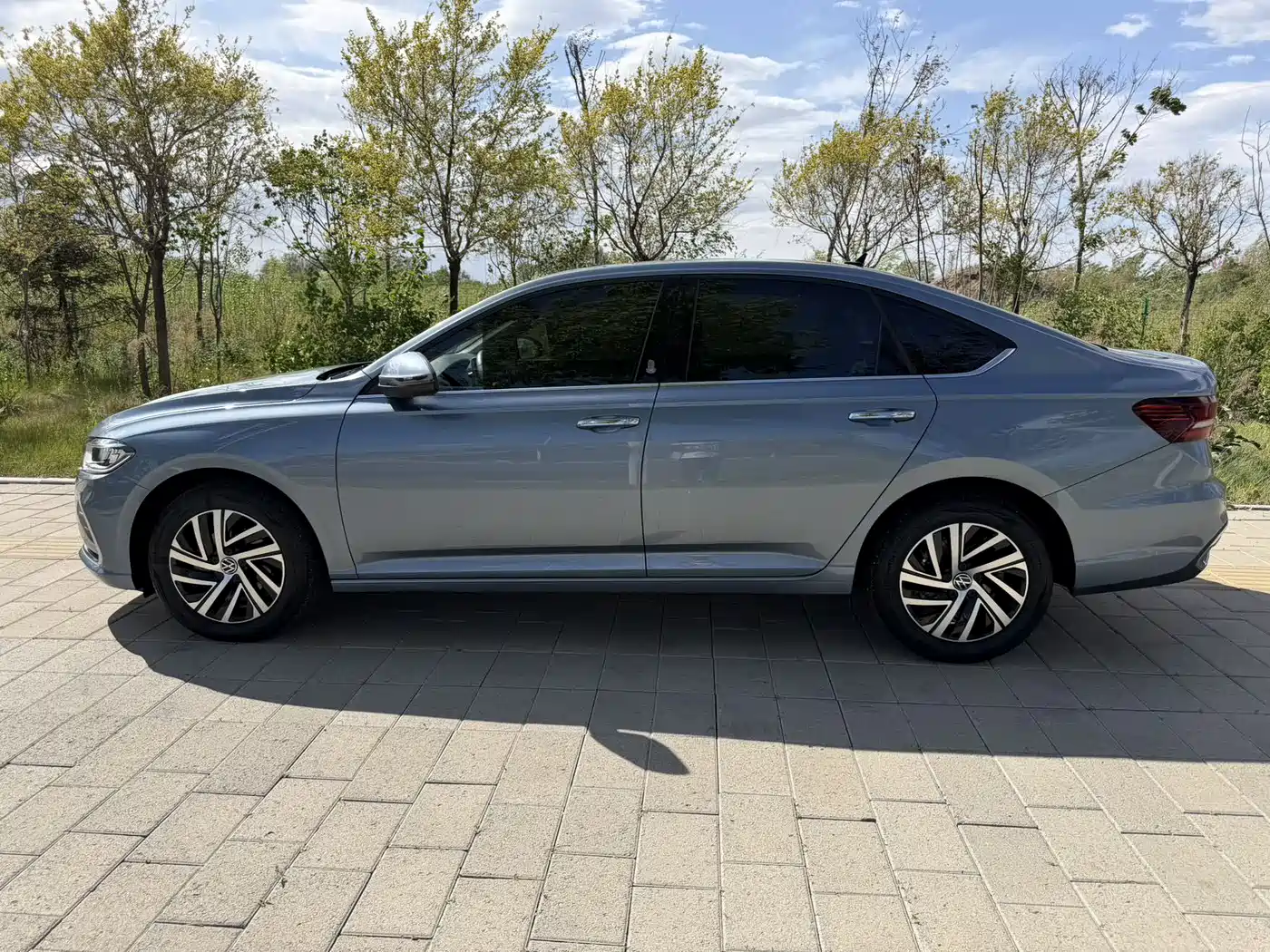 Volkswagen Lavida 2023 1.5L Auto Five Million Edition фото 5
