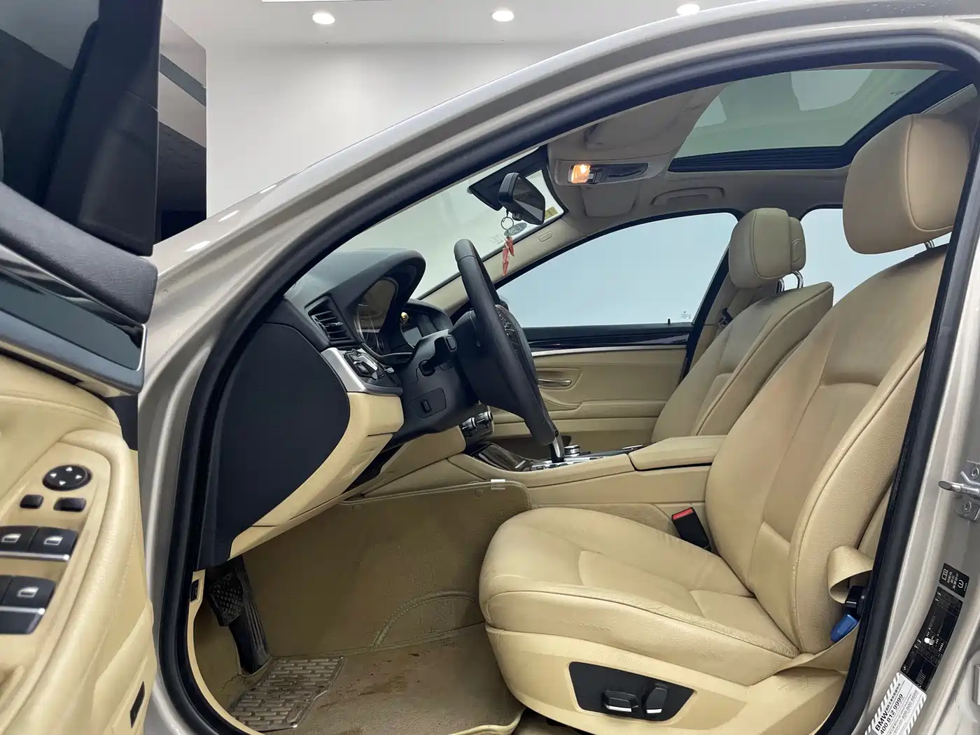 BMW 5 Series 2013 520Li Elegance фото 4