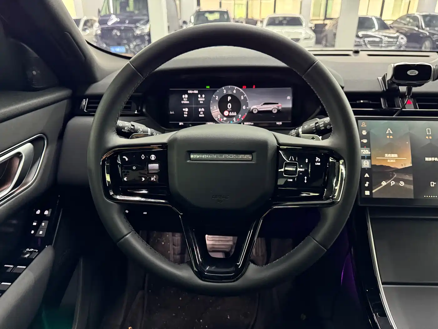 Land Rover Range Rover Velar 2025 Dynamic SE фото 13
