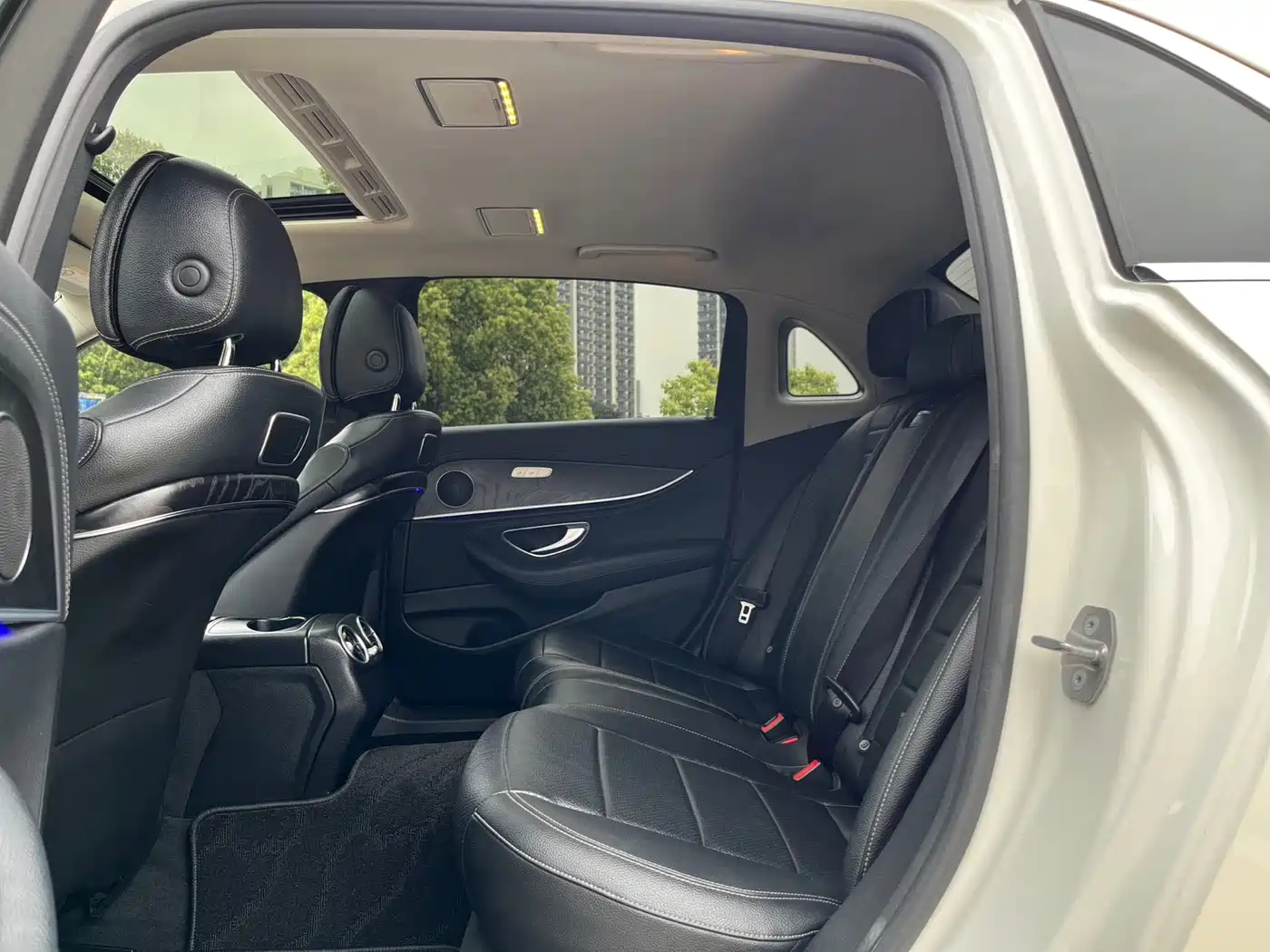 Mercedes-Benz E-Class 2016 E 200 L Sport Type фото 6
