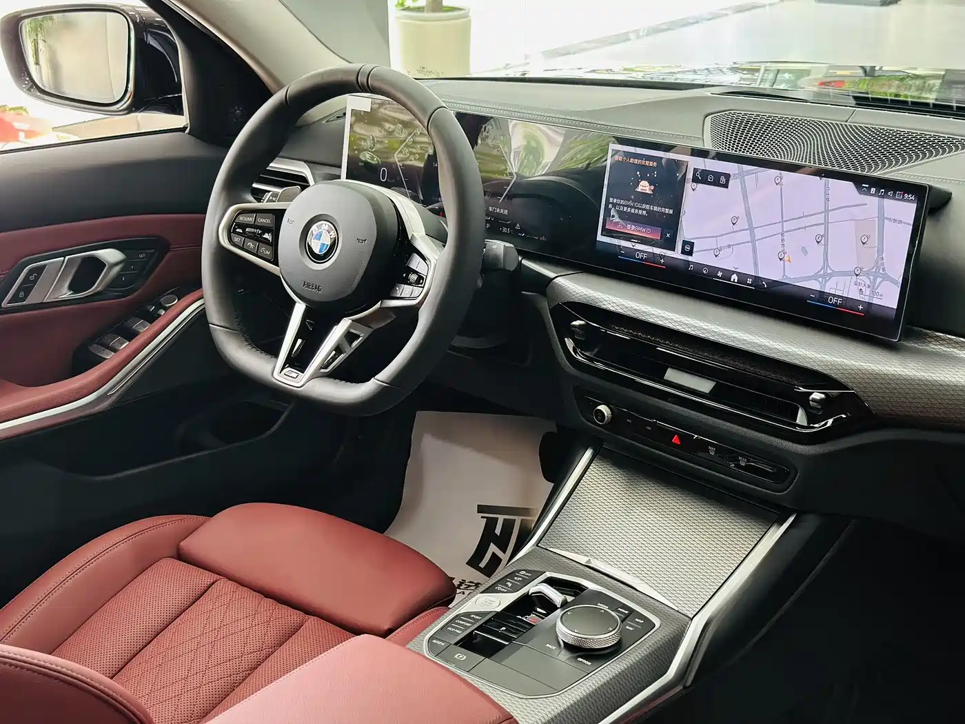 BMW 3 Series 2025 330Li M Sport Night Edition фото 14