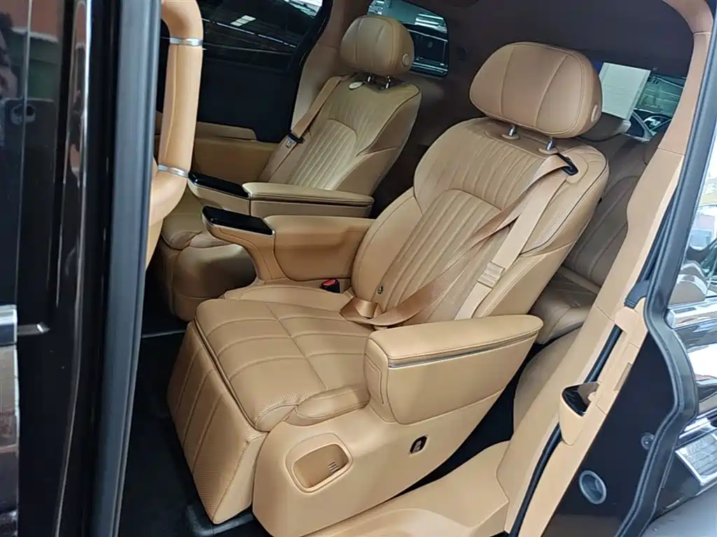 Voyah Auto Voyah Dreamer 2025 PHEV AWD Flagship Kunpeng Edition фото 17