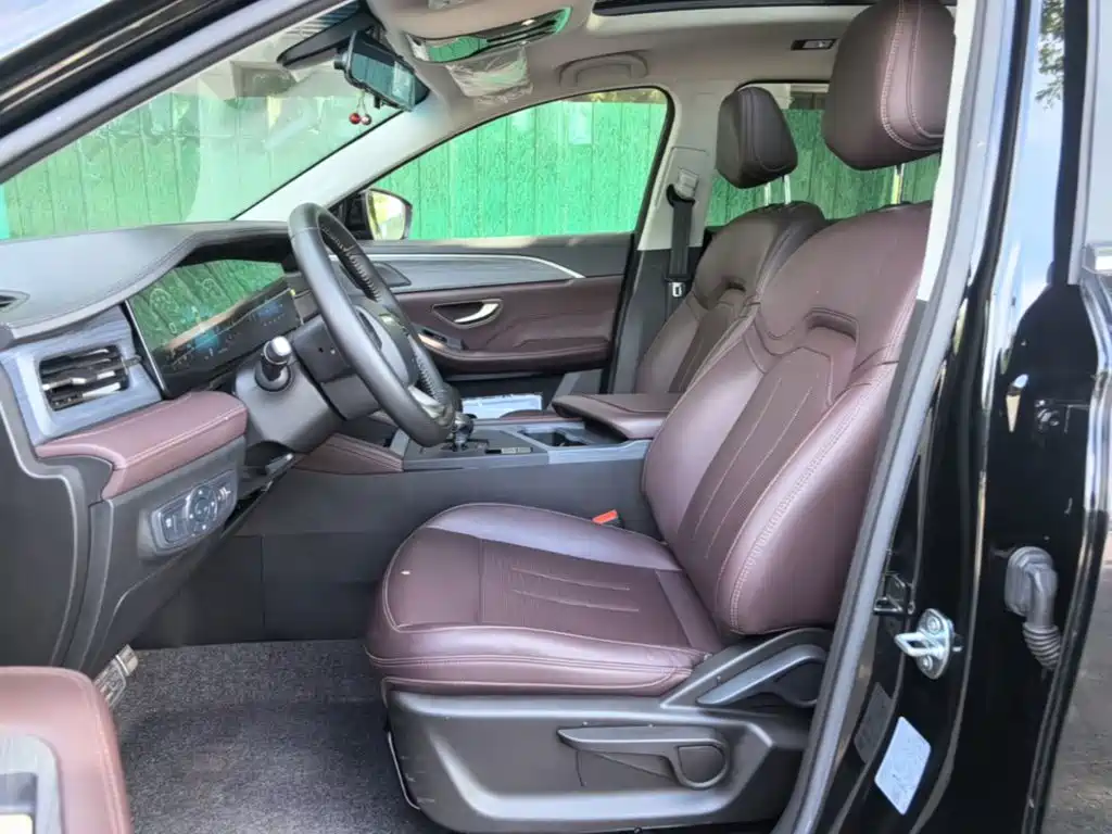 Jetour X90 PLUS 2024 2024 1.6TD DCT Big Family Happy Edition 7-seater