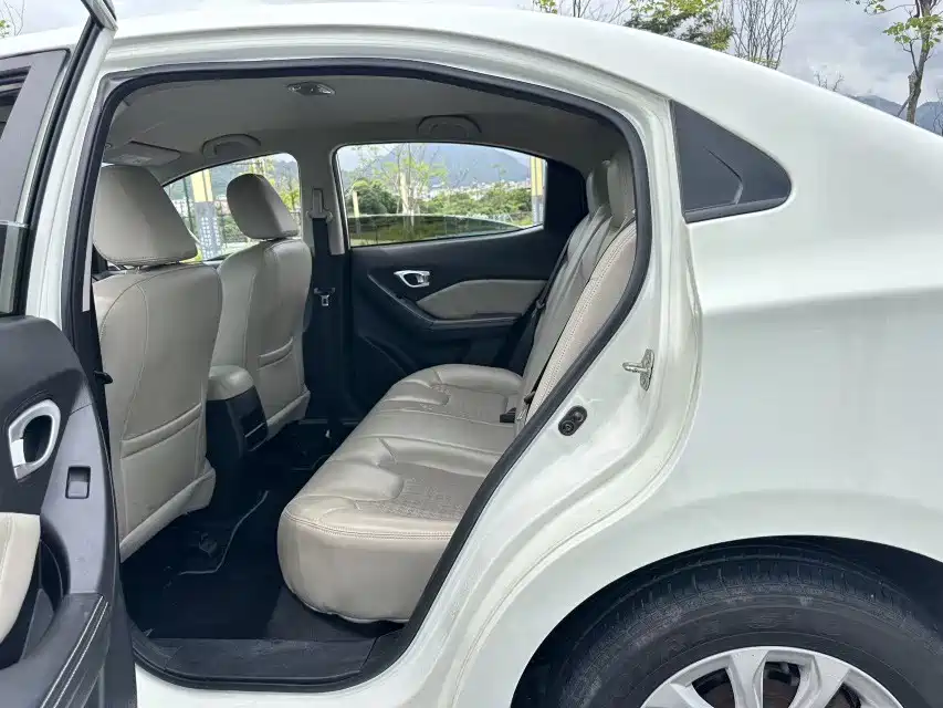 GAC Trumpchi Trumpchi GA3S Vision 2016 2016 200T Manual Elite Edition