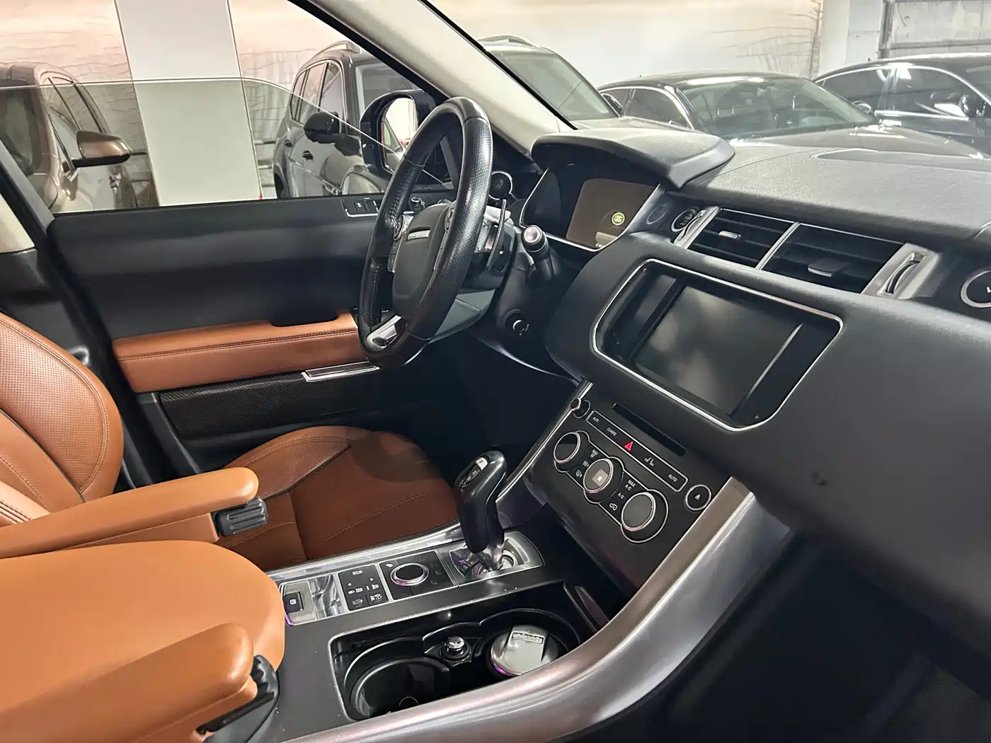 Land Rover Range Rover Sport 2016 Model 3.0 SC V6 HSE DYNAMIC фото 12