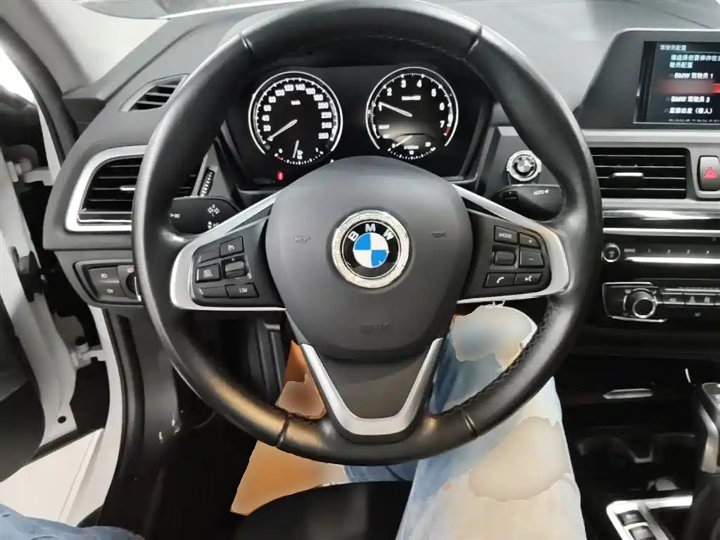 BMW 1 Series 2018 Facelift 118i Sport фото 11