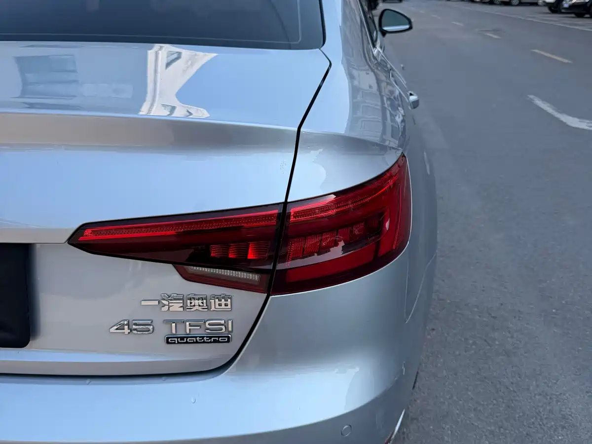 Audi A4L 2017 40 TFSI Fashion Edition фото 16
