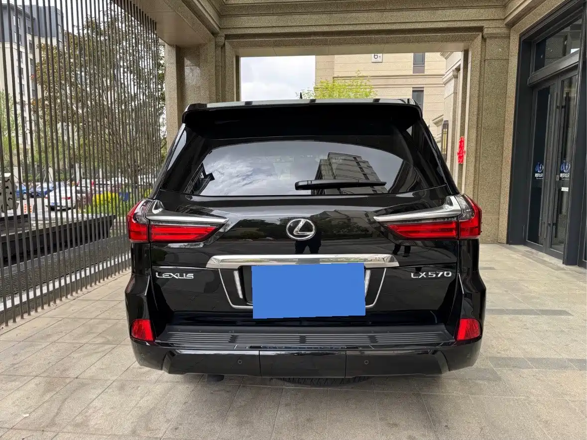 Lexus LX 2019 570 Dynamic Luxury Edition фото 23