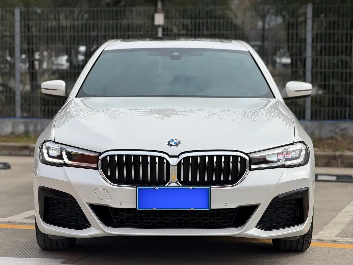 BMW 5 Series 2023 530Li Leading M Sport Package фото 2