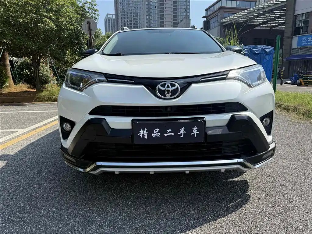 Toyota RAV4 Rongfang 2018 2.0L CVT 2WD Trend X Edition фото 2