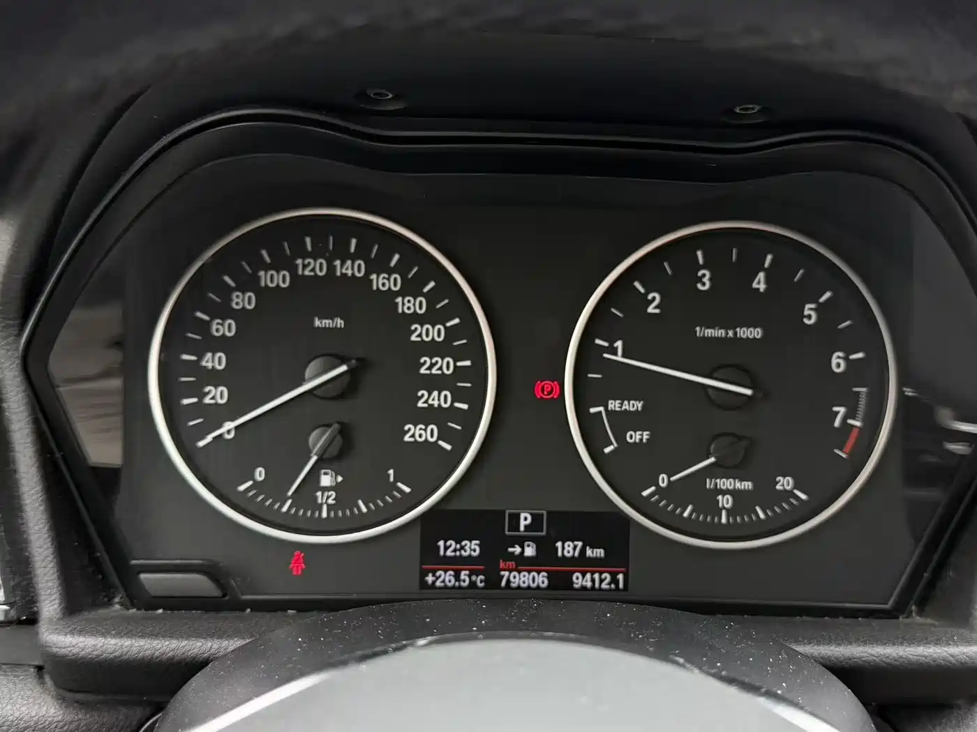 BMW 2 Series Touring 2016 218i Leading фото 7