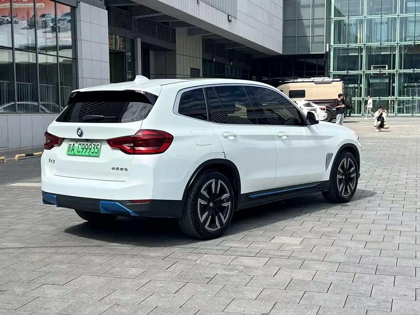 BMW iX3 2021 Facelift Pioneer фото 8