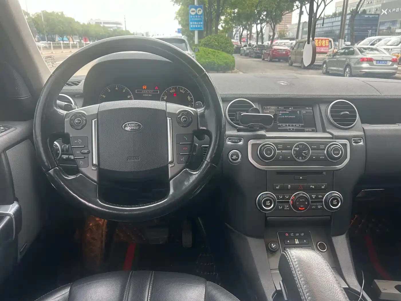 Photo 8 - Land Rover Discovery