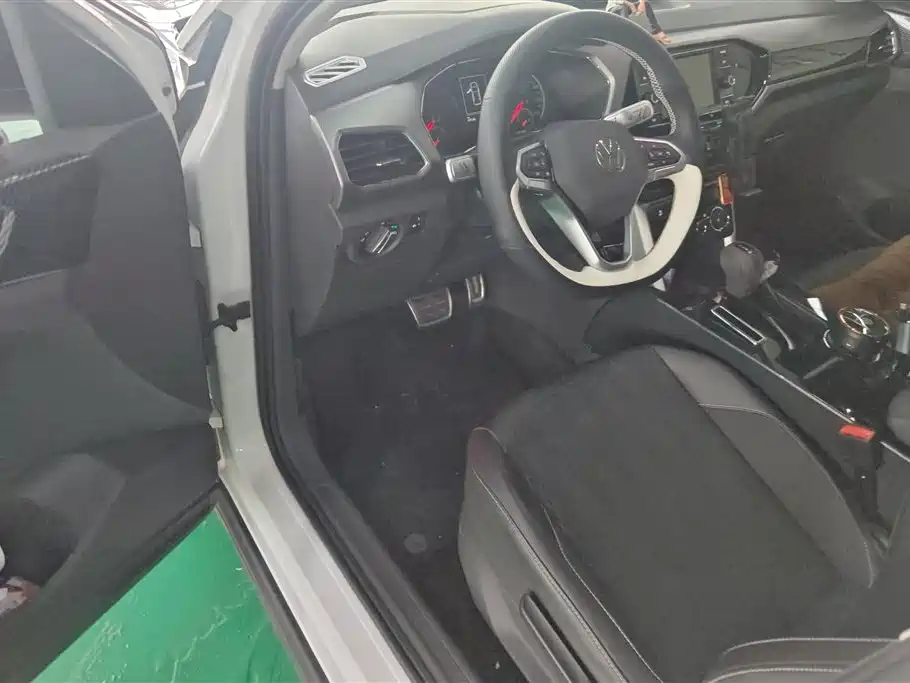 Volkswagen T-Cross 2019 1.5L Automatic Comfort Edition фото 9