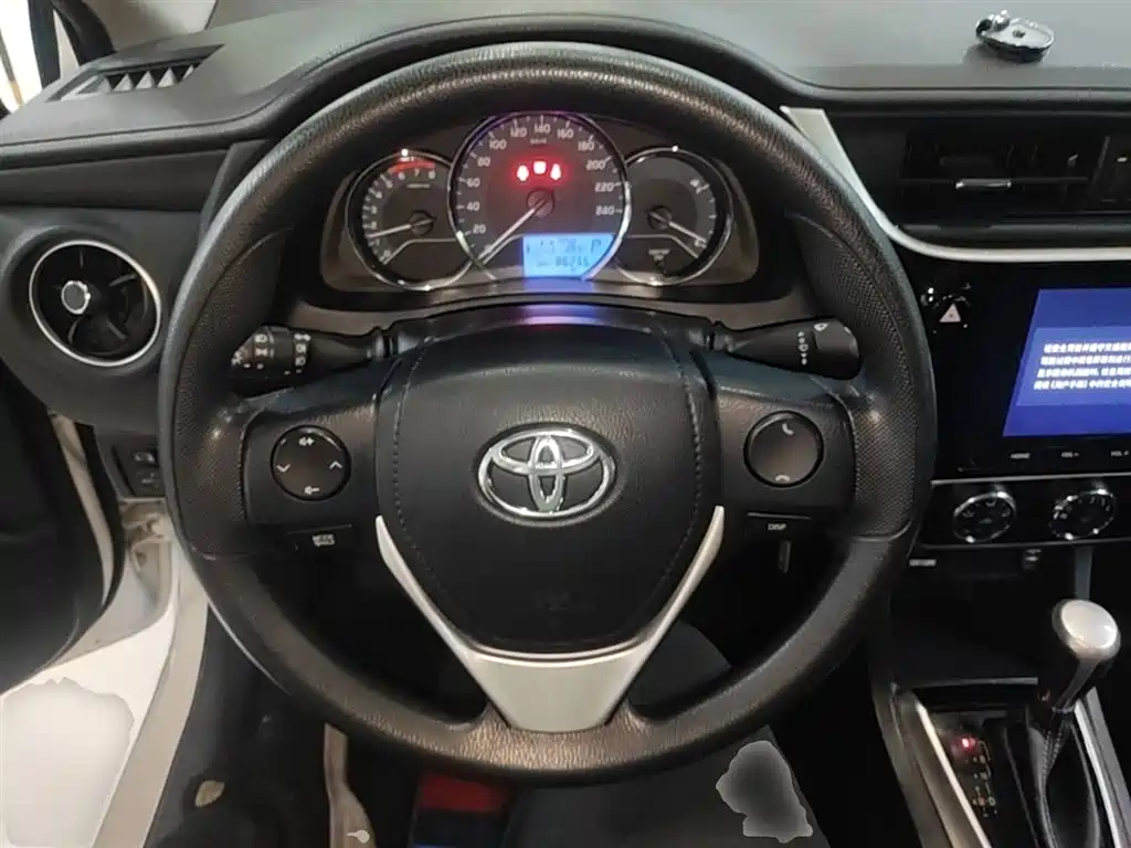 Toyota Levin 2017 Facelift 185T CVT Elite (China V) фото 11