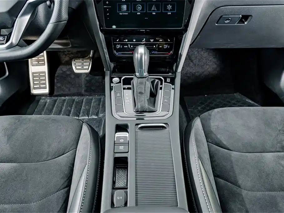 Volkswagen FAW-Volkswagen CC 2021 330TSI Dazzle Edition фото 14