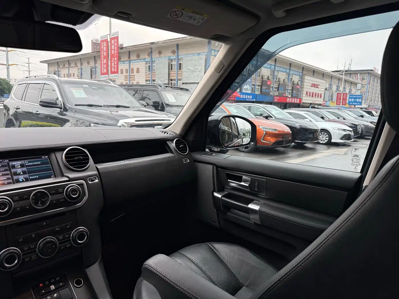 Land Rover Discovery 2015 3.0 SDV6 HSE Diesel фото 17