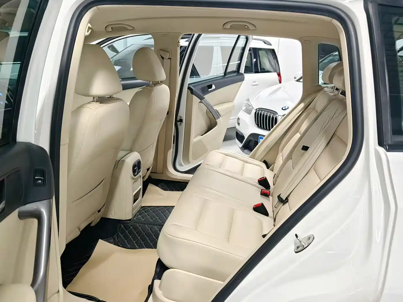 Volkswagen Tiguan 2012 1.8TSI Automatic 2WD Trend Edition фото 6