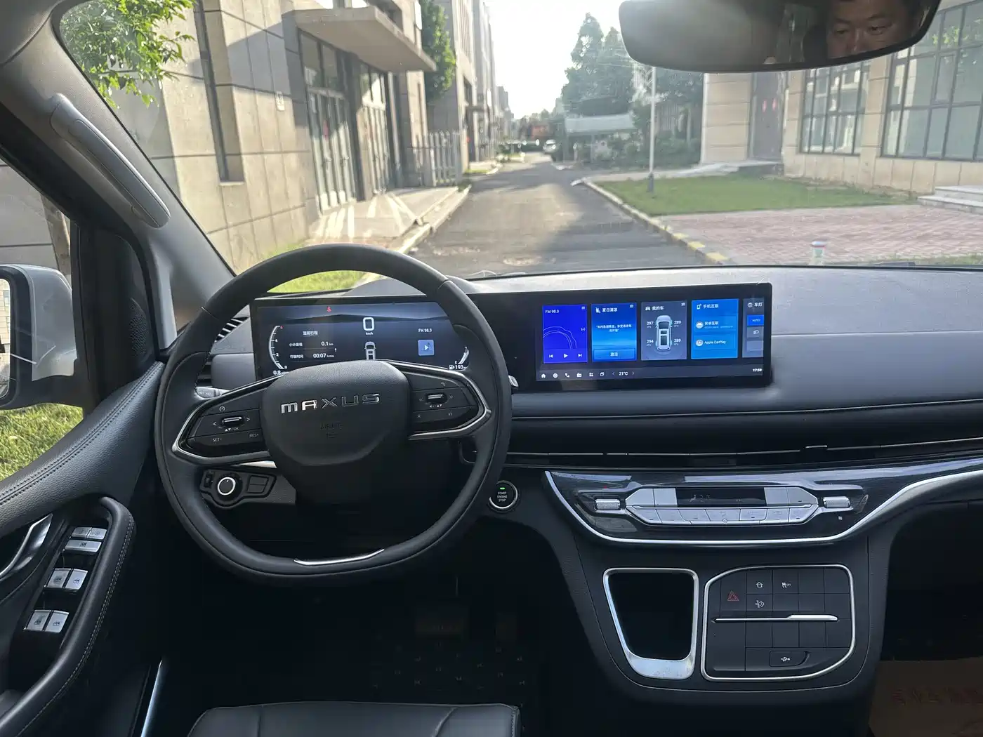 SAIC Maxus Maxus G10 2025 MAX 2.0T Automatic Luxury Edition Diesel 7-Seater фото 8
