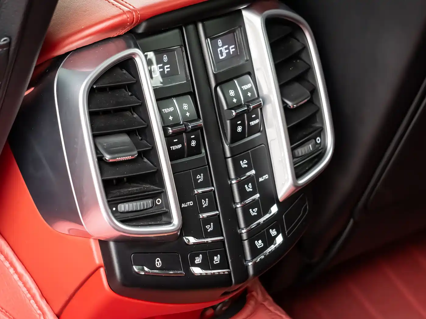 Porsche Cayenne 2016 Cayenne GTS 3.6T фото 14