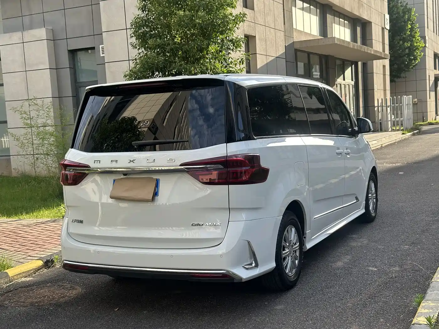 SAIC Maxus Maxus G10 2025 MAX 2.0T Automatic Luxury Edition Diesel 7-Seater фото 4