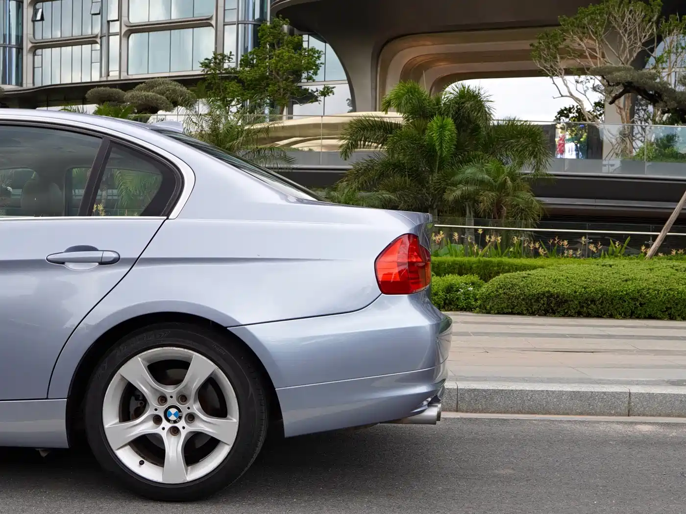 BMW 3 Series (Import) 2010 325i Luxury фото 25