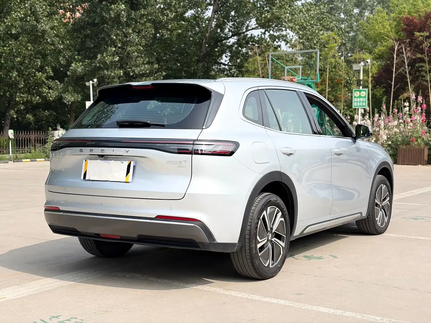 Geely Galaxy Galaxy Starship 7 EM-i 2025 Model 120km Explorer+ Edition фото 6