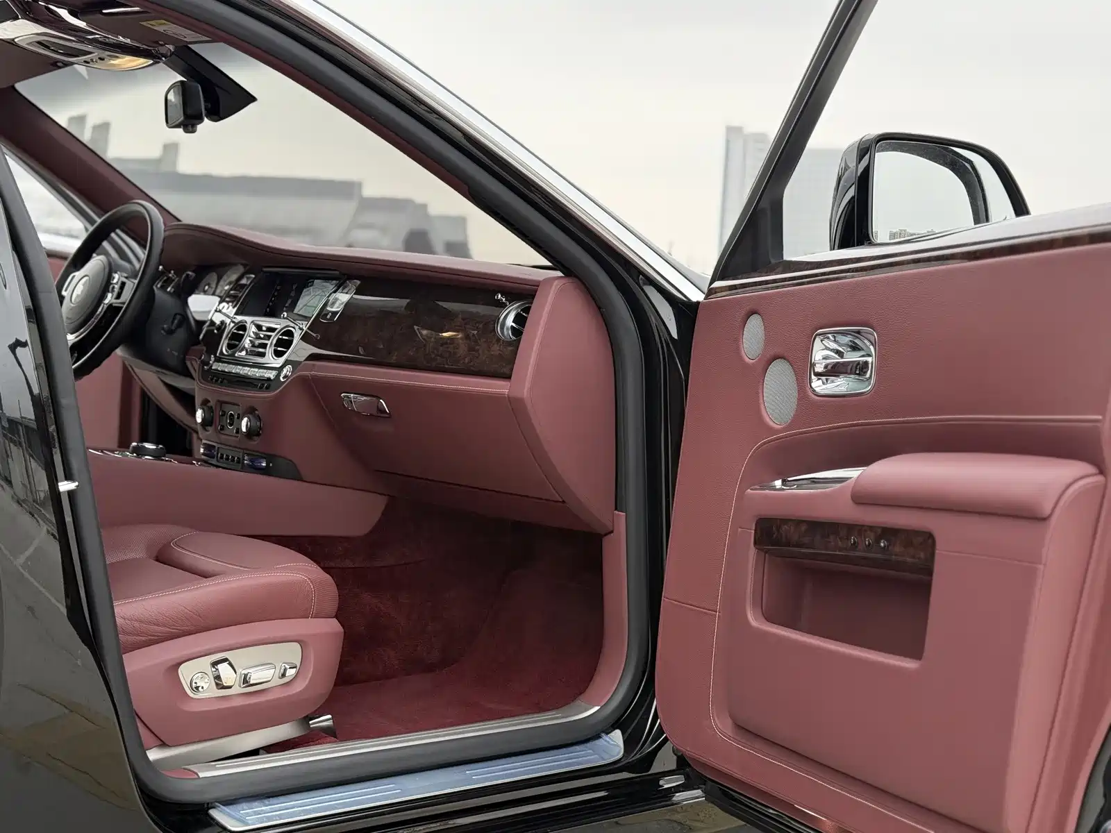 Фото 6 - Rolls-Royce Ghost