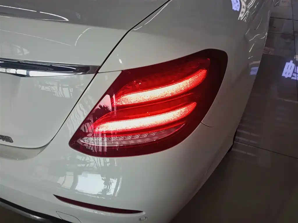 Mercedes-Benz E-Class 2016 E 200 L Sport Type фото 24