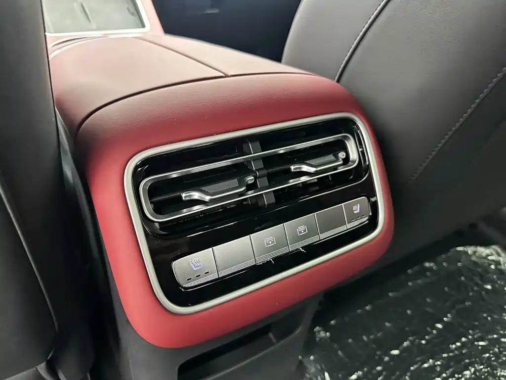 Chery Fengyun Fengyun A9L 2025 2025 Model 4WD High-performance Summit Edition