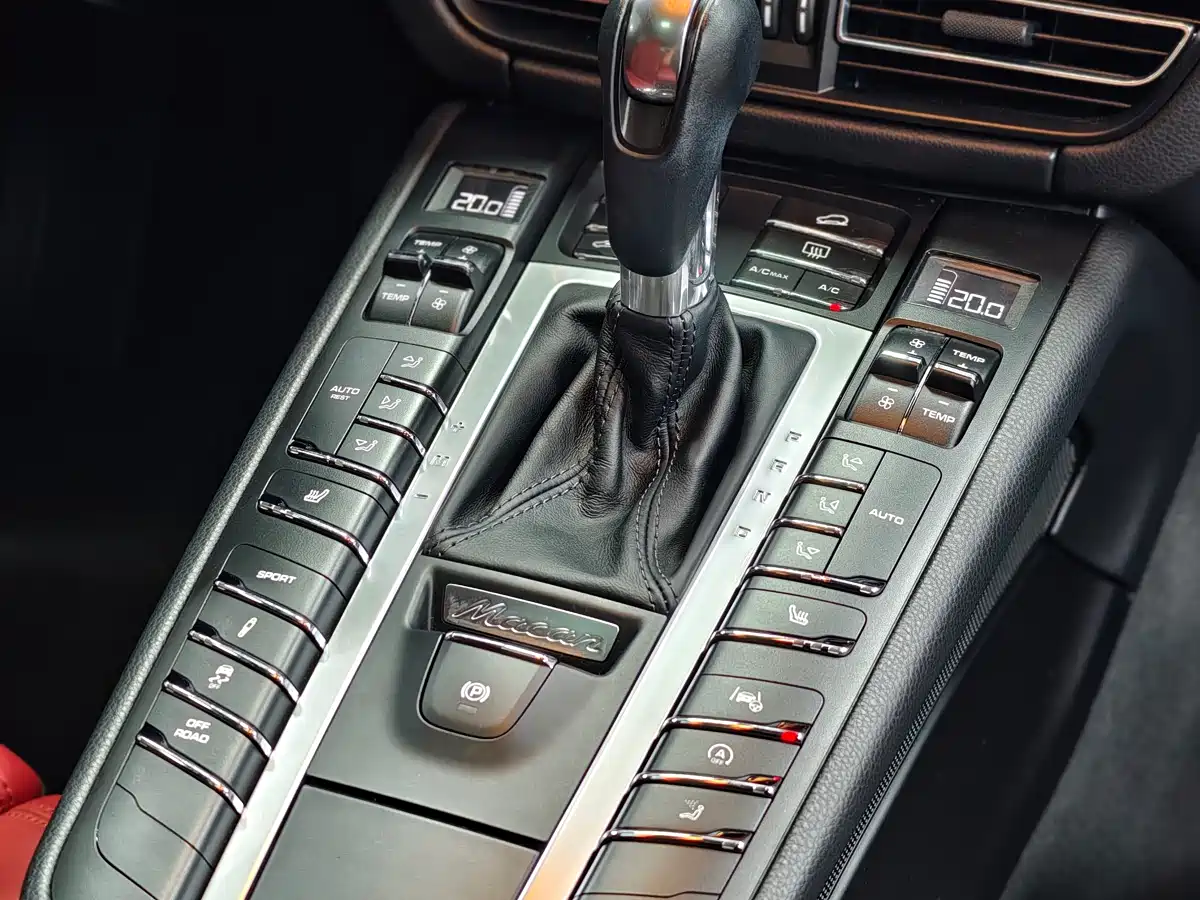 Porsche Macan 2020 Macan 2.0T фото 10