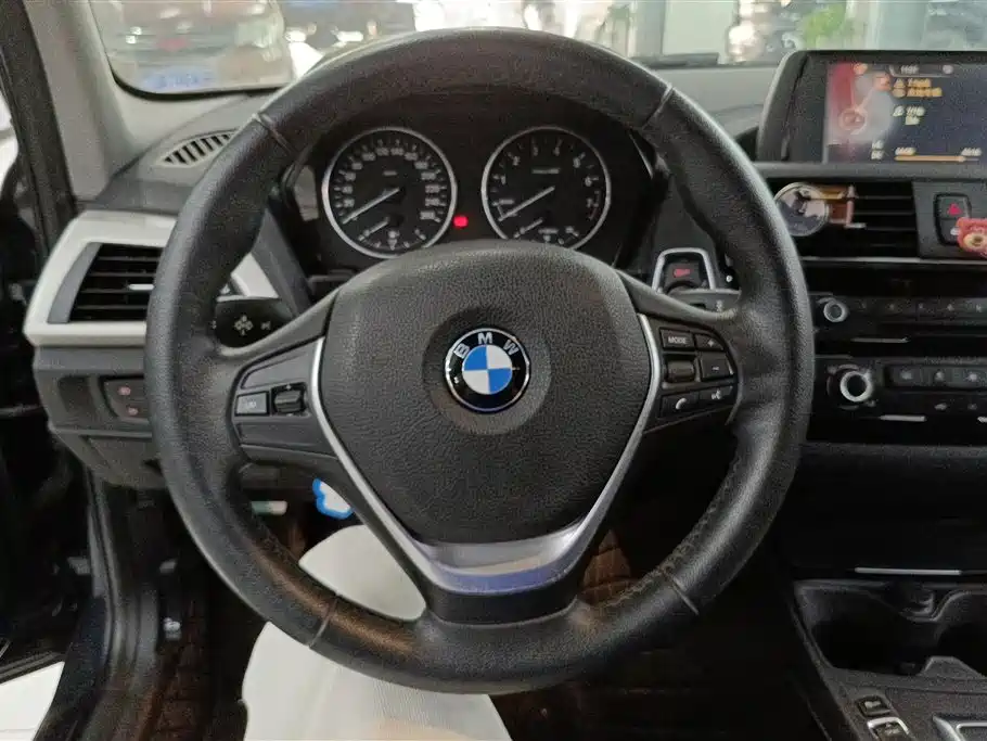 BMW 1 Series (Import) 2016 118i Leading фото 15