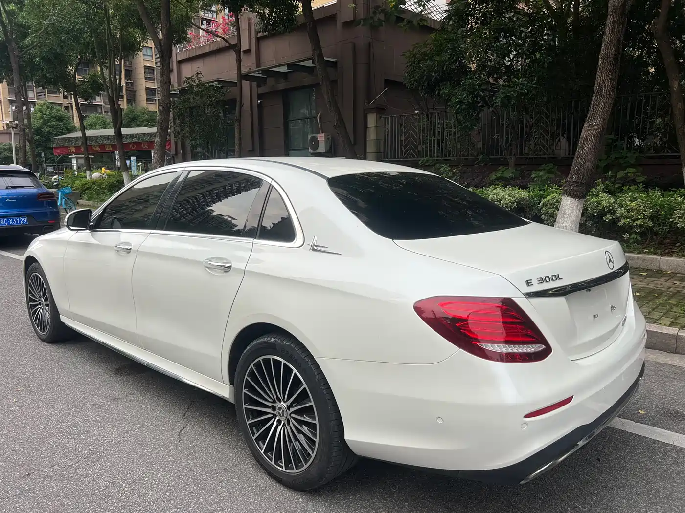 Mercedes-Benz E-Class 2017 E 200 L 4MATIC фото 6