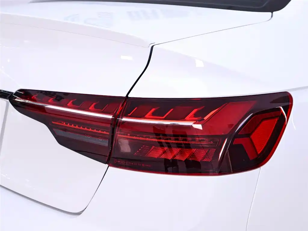 Audi A4L 2024 40 TFSI Luxury Dynamic (Starry Night Edition) фото 9