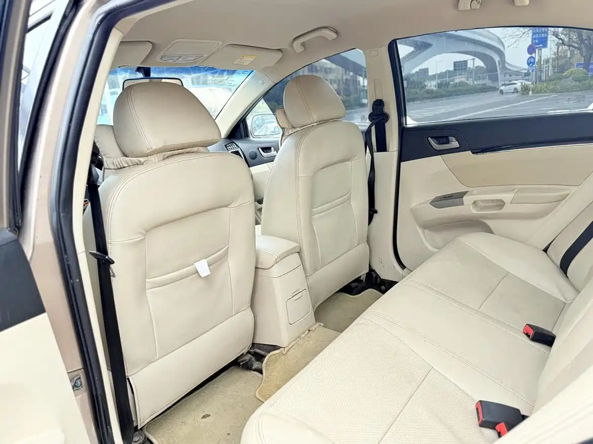 Geely Classic Emgrand 2013 2013 Sedan 1.5L MT Elite