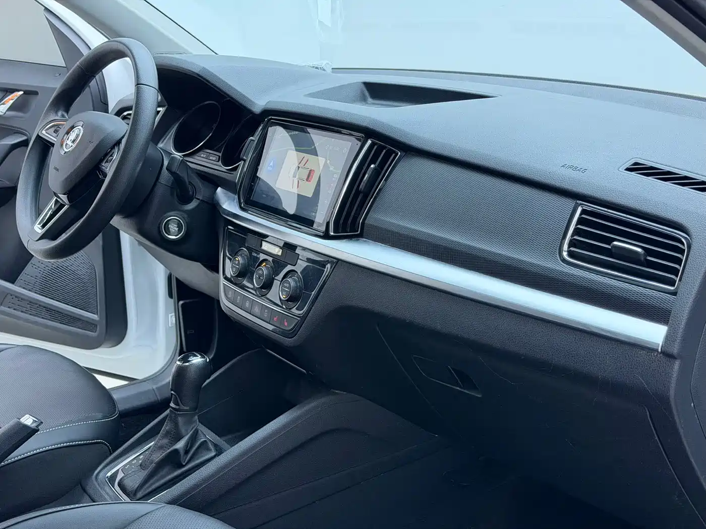 Škoda Kamiq 2023 1.5L Auto Comfort Edition фото 17