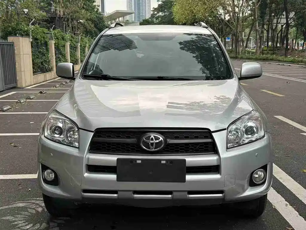 Toyota RAV4 Rongfang 2009 2.0L Automatic Classic Edition фото 3