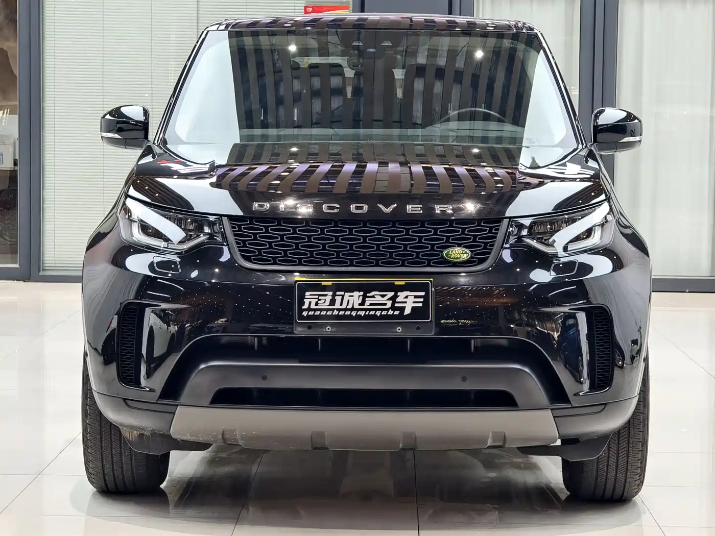 Land Rover Discovery 2019 3.0 SC V6 SE фото 2