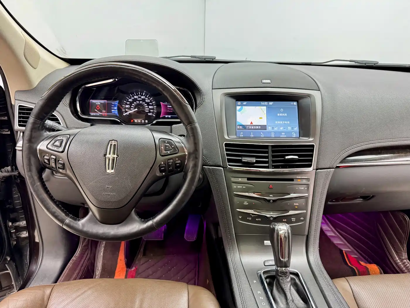 Lincoln MKT 2010 Model 3.5T EcoBoost AWD фото 17