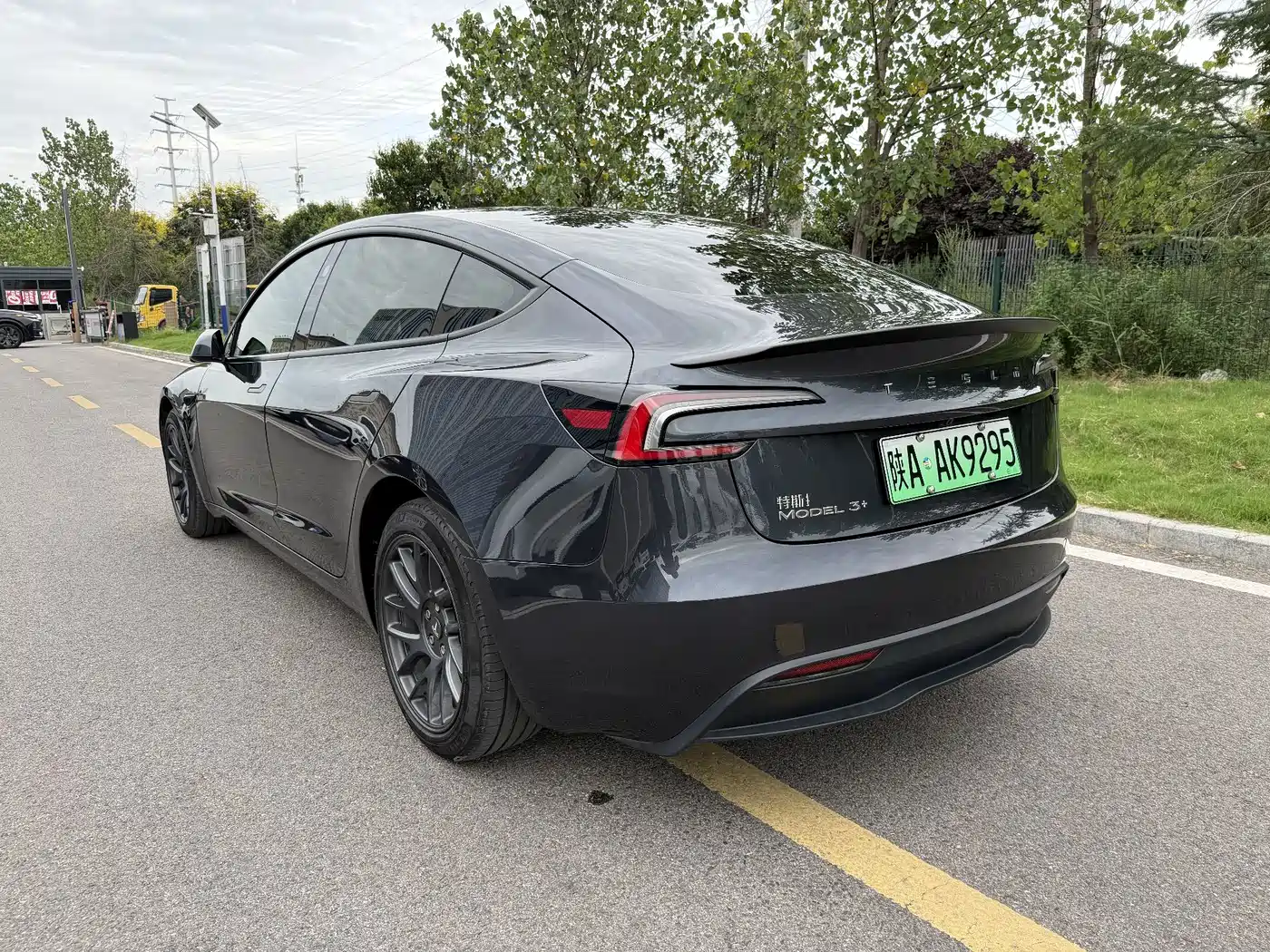 Фото 15 - Tesla Model 3
