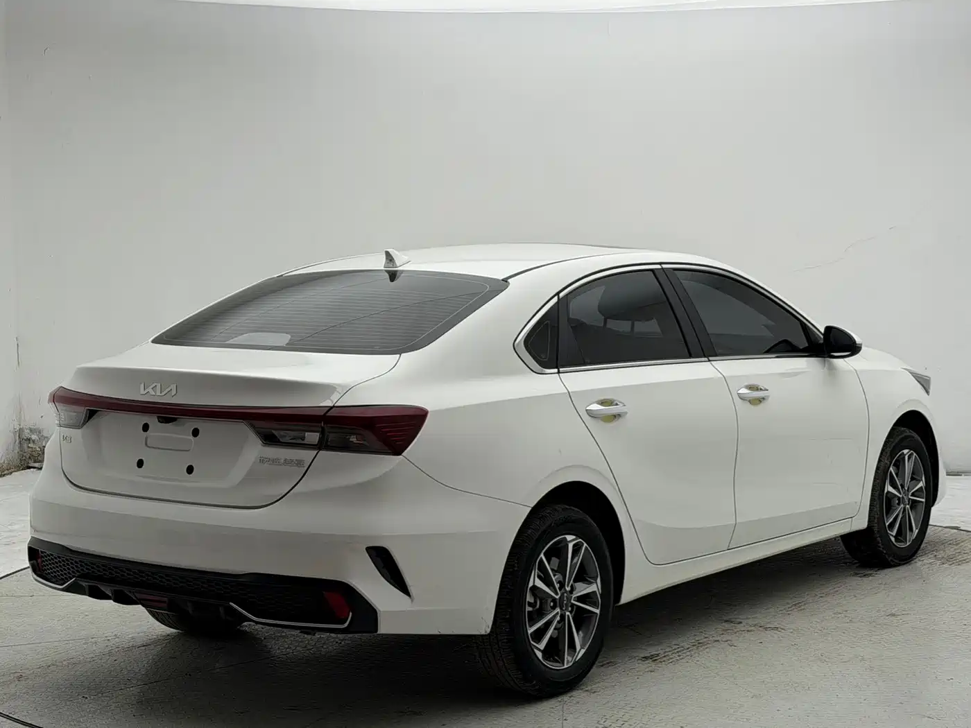 Kia K3 2023 Model 1.5L CVT Luxury Edition фото 4