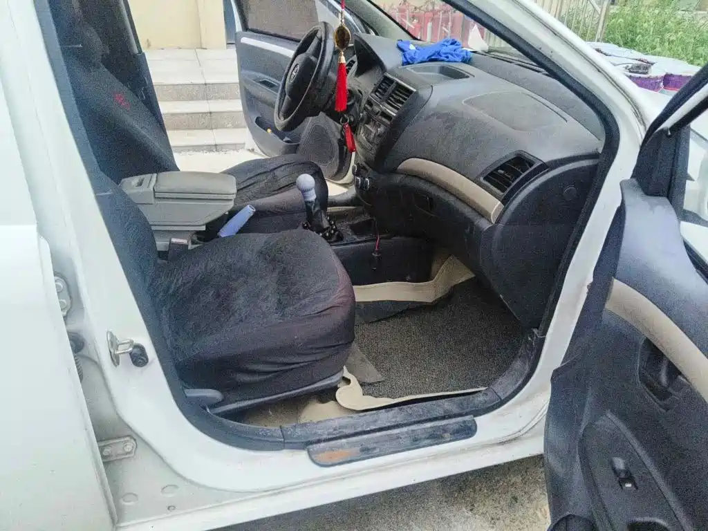 FAW Weizhi V5 2013 2012 1.5L Manual Standard