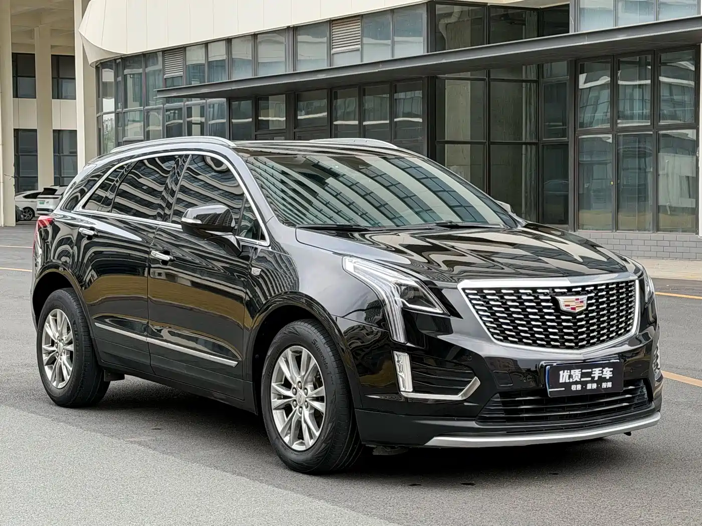Photo 3 - Cadillac XT5